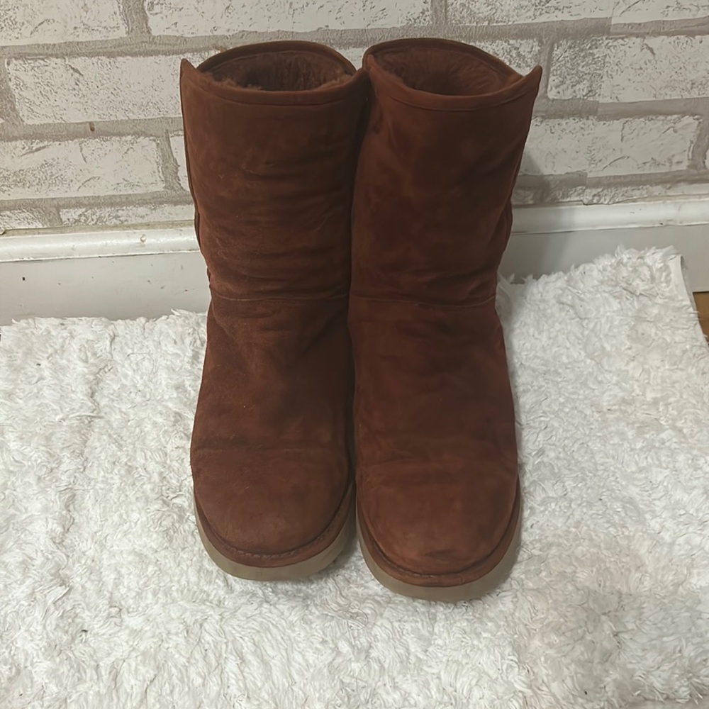 UGG Italian Abree boots size 9 burgundy